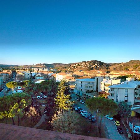 Hotel Ristorante Alcide Poggibonsi Εξωτερικό φωτογραφία