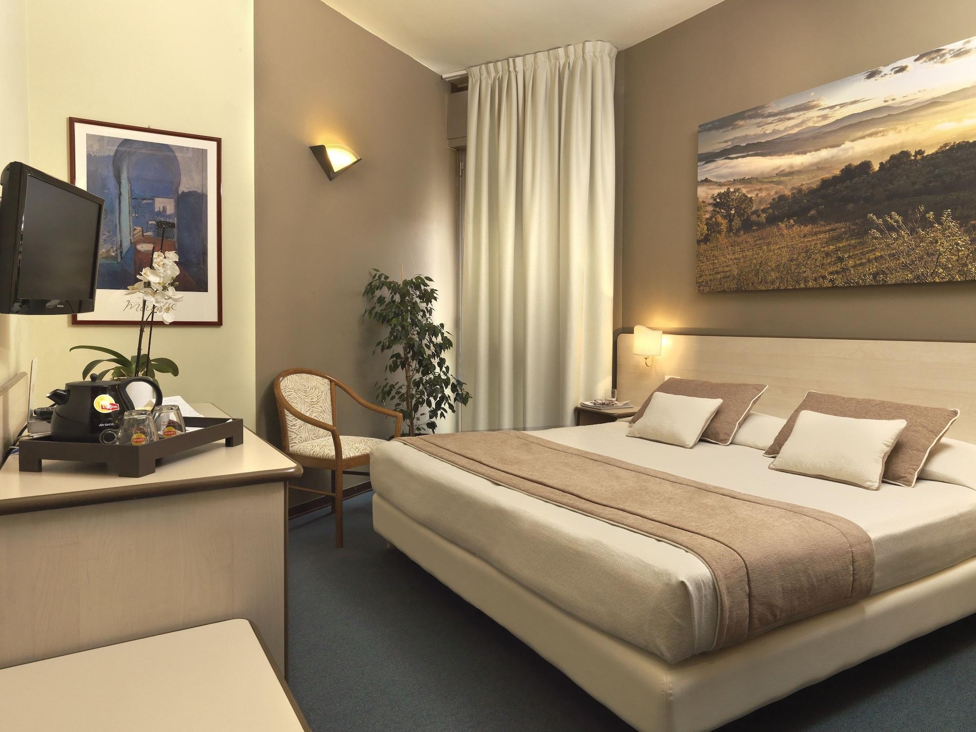 Hotel Ristorante Alcide Poggibonsi Εξωτερικό φωτογραφία