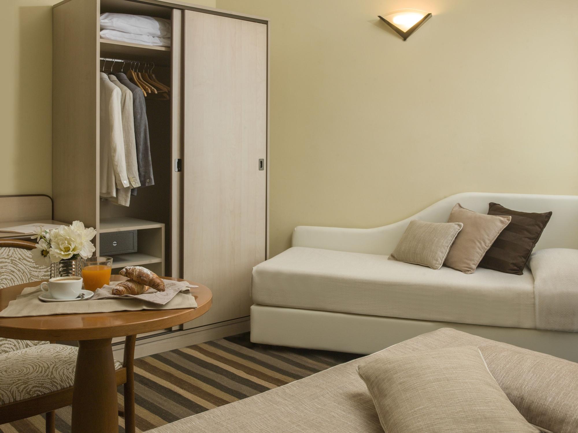 Hotel Ristorante Alcide Poggibonsi Εξωτερικό φωτογραφία