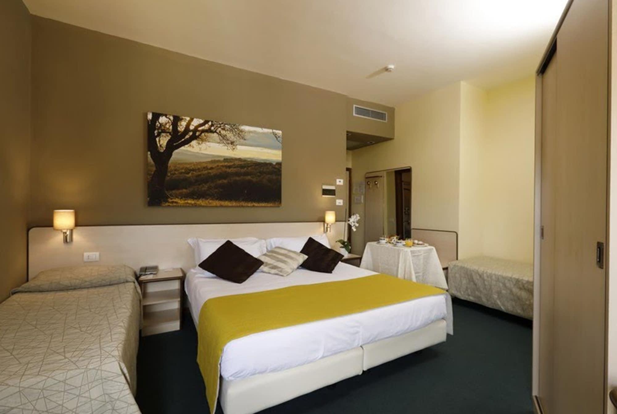 Hotel Ristorante Alcide Poggibonsi Εξωτερικό φωτογραφία
