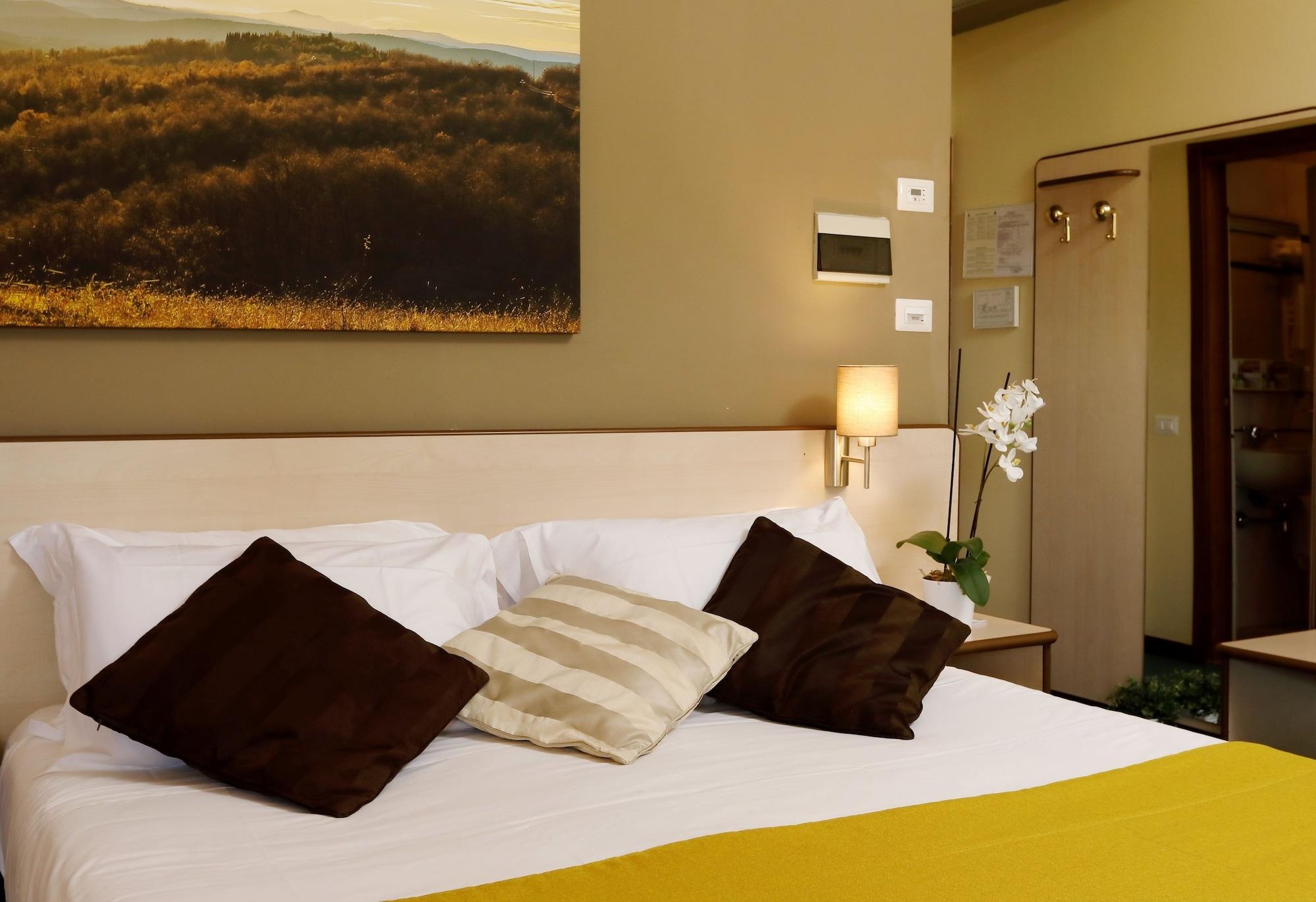 Hotel Ristorante Alcide Poggibonsi Εξωτερικό φωτογραφία
