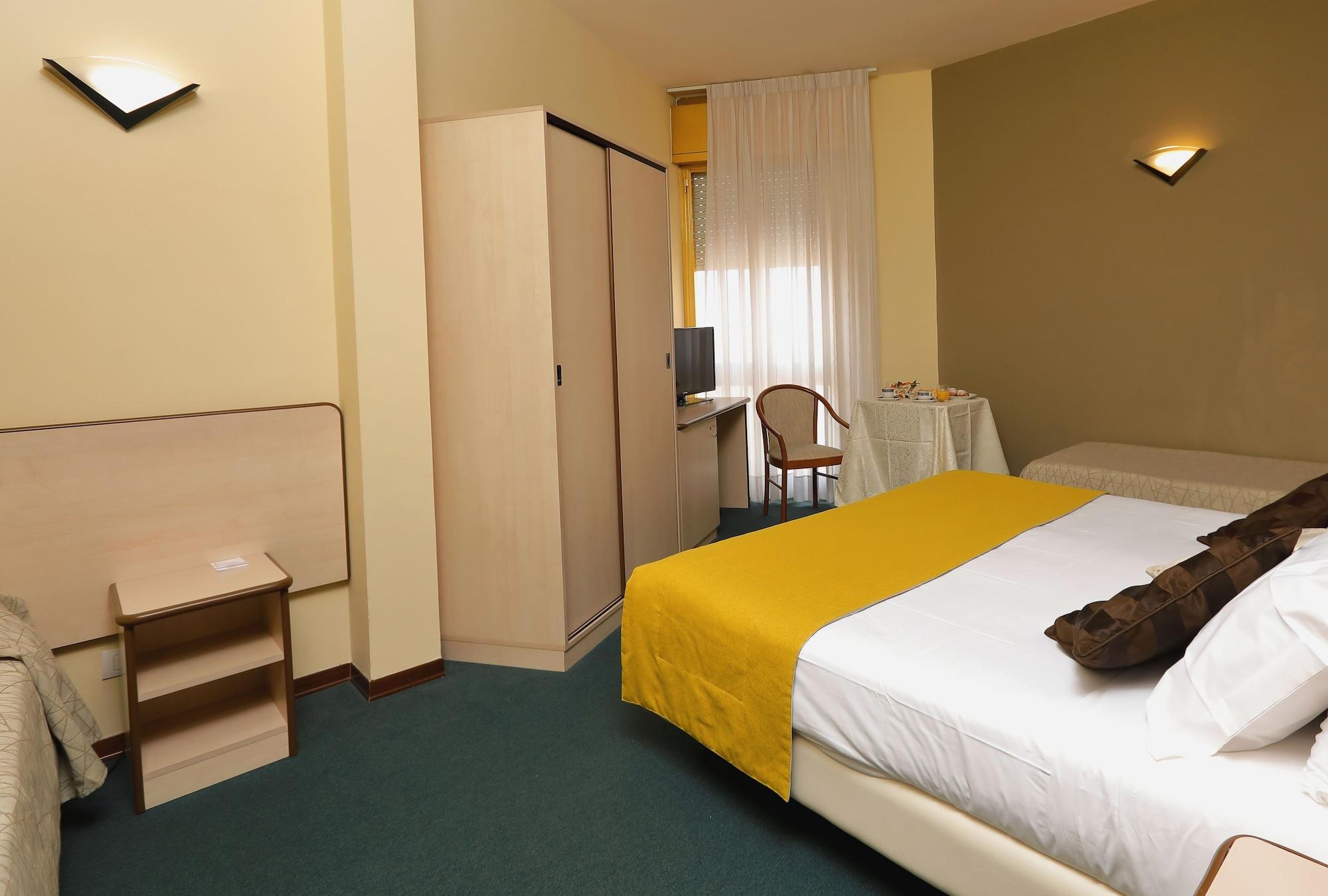 Hotel Ristorante Alcide Poggibonsi Εξωτερικό φωτογραφία