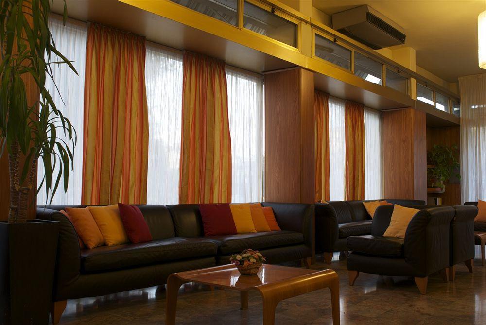 Hotel Ristorante Alcide Poggibonsi Εξωτερικό φωτογραφία