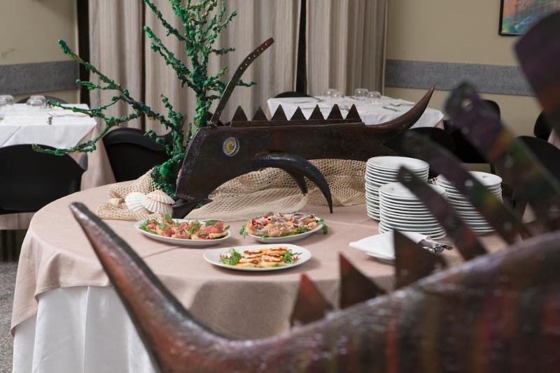 Hotel Ristorante Alcide Poggibonsi Εξωτερικό φωτογραφία
