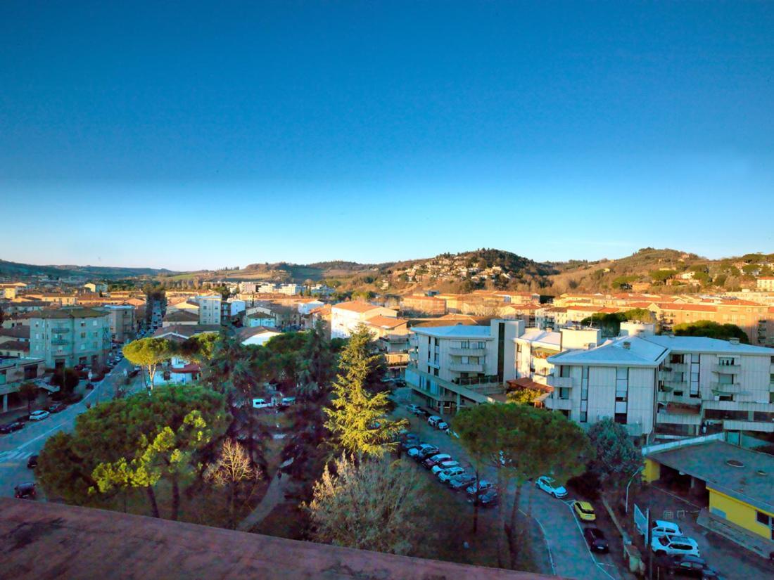 Hotel Ristorante Alcide Poggibonsi Εξωτερικό φωτογραφία